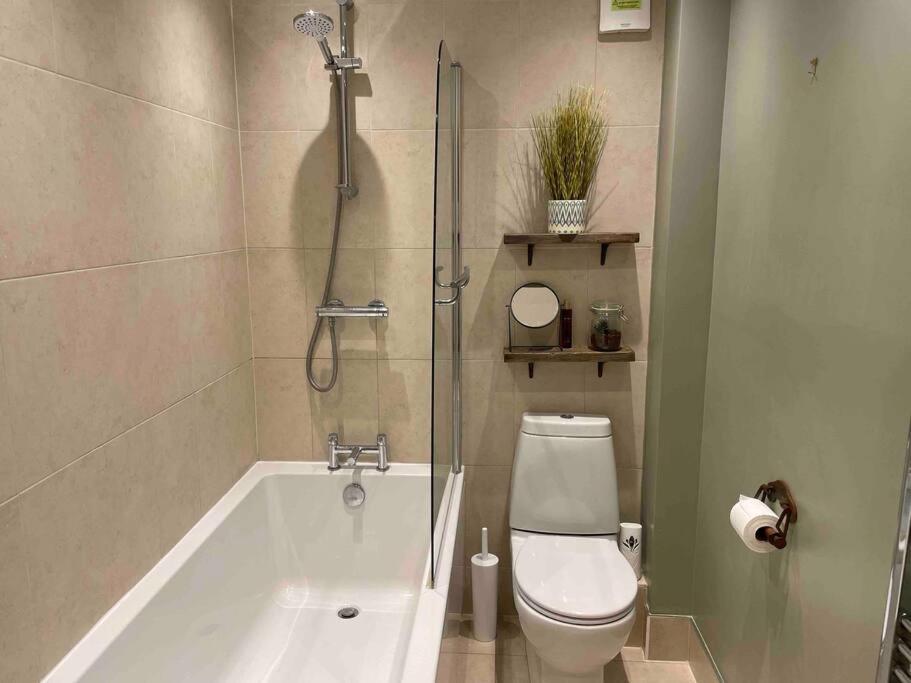Stunning Apartment By The Leas, West End Folkestone Exterior foto